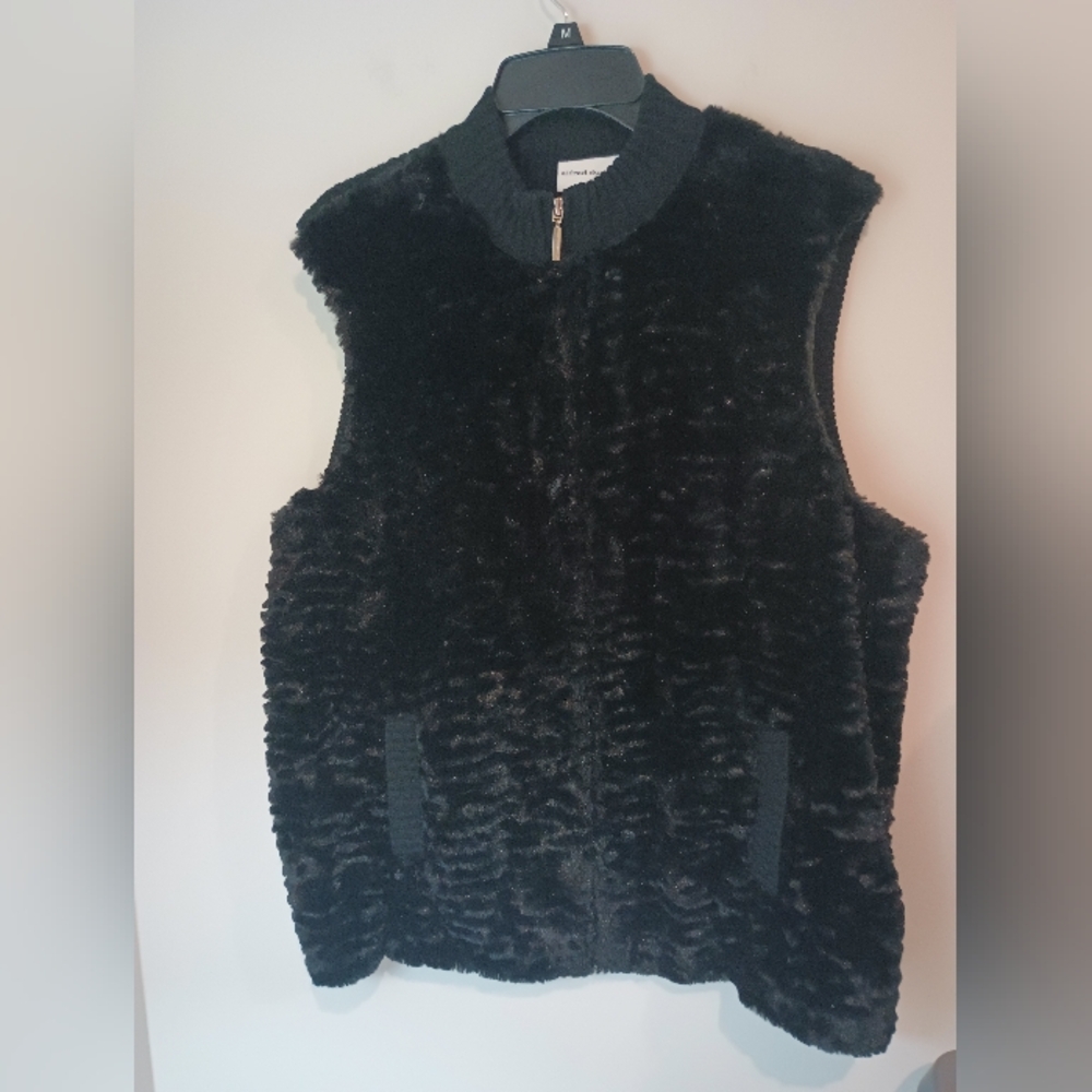 Alfred Dunner Black Furry Vest